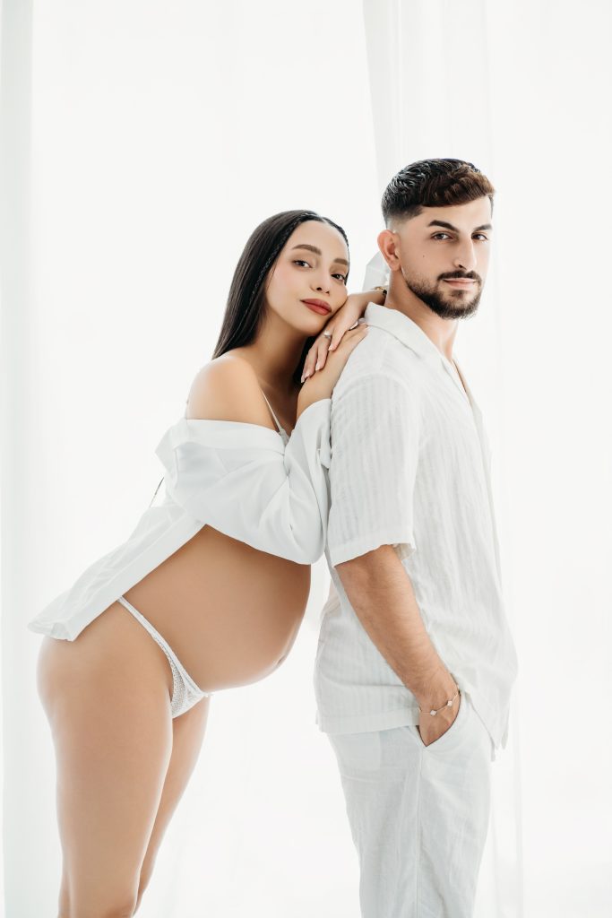 צילומי הריון מרגשים ובלתי רגילים בסטודיו אילנקה מחיר צילומי הריון