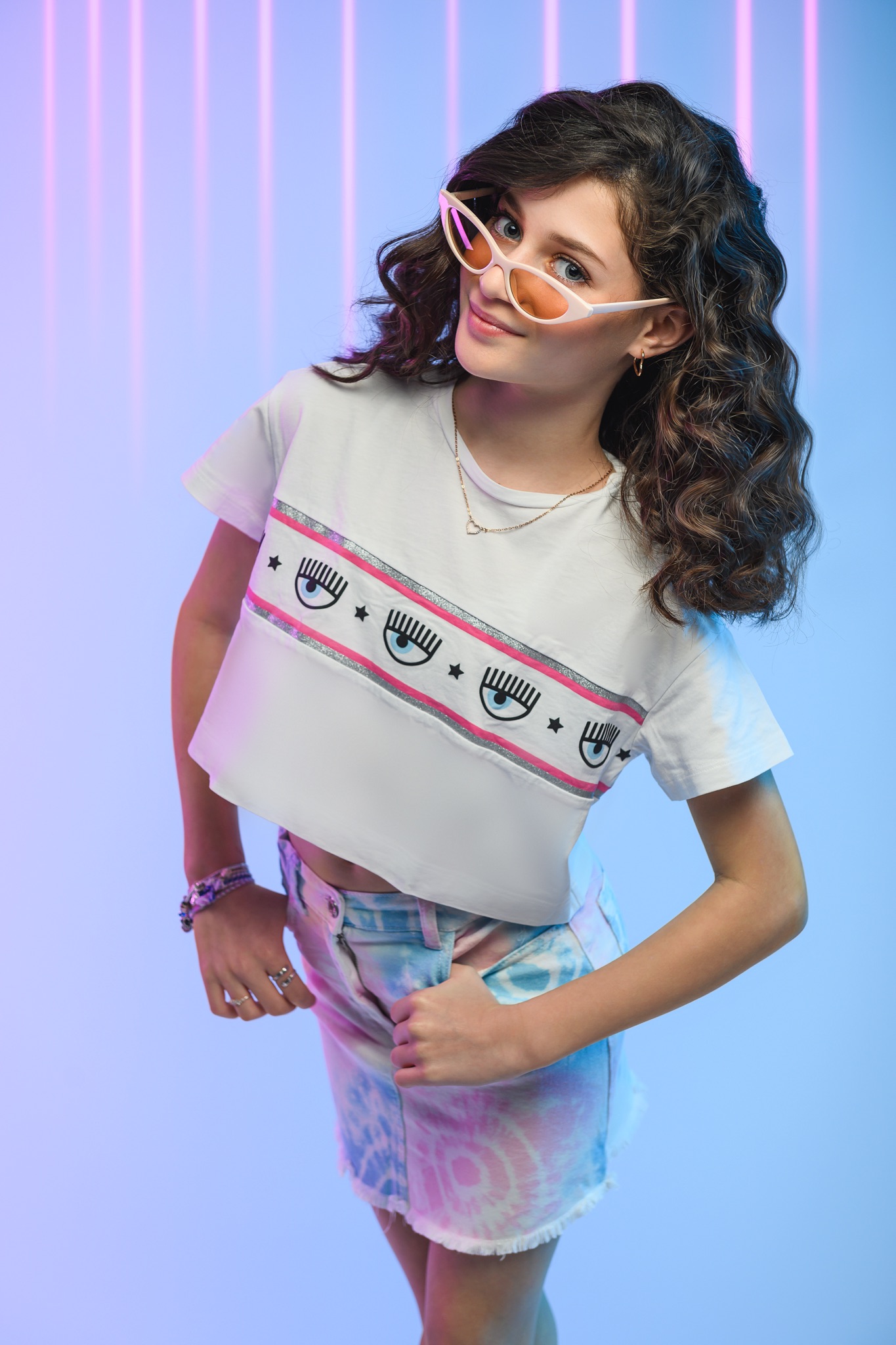 צילומי בת מצווה בסטודיו - צילום קלאסי עם תאורה מקצועית
